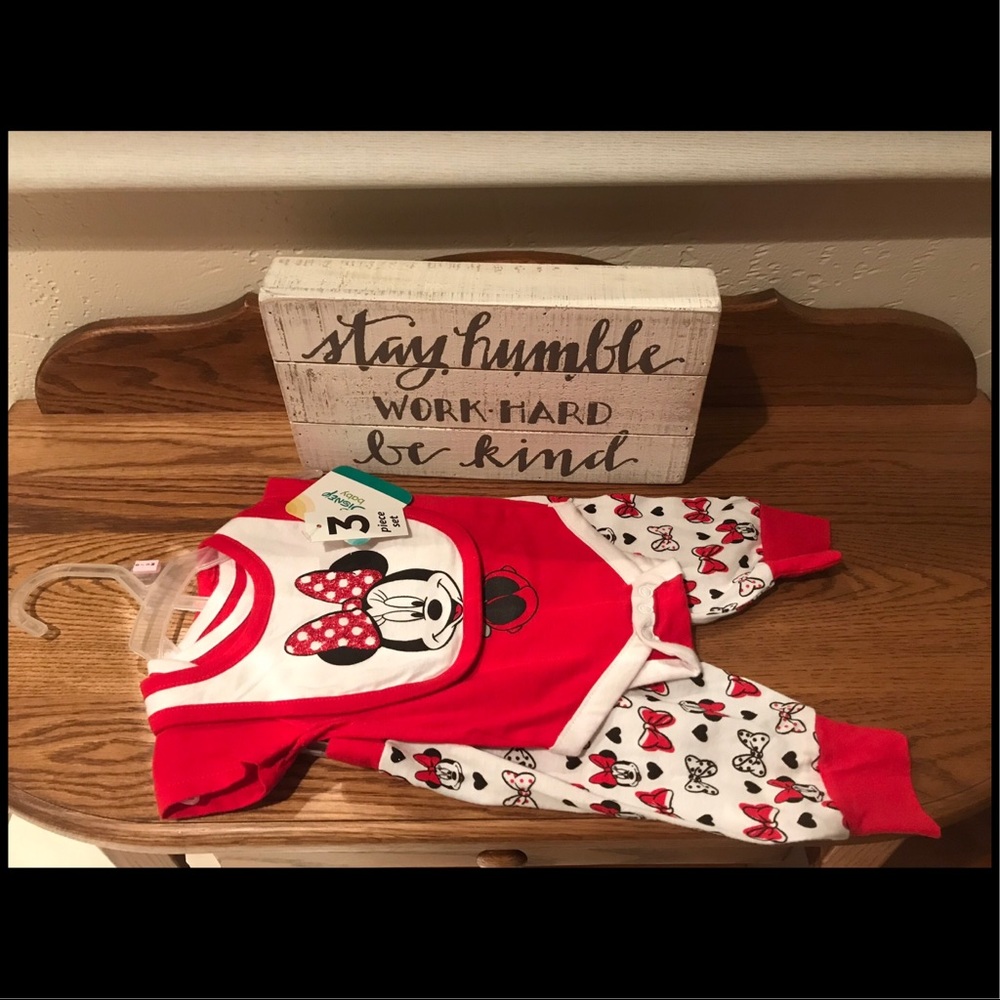 NWT Disney Baby 3-Piece Minnie Set (0-3 Months)